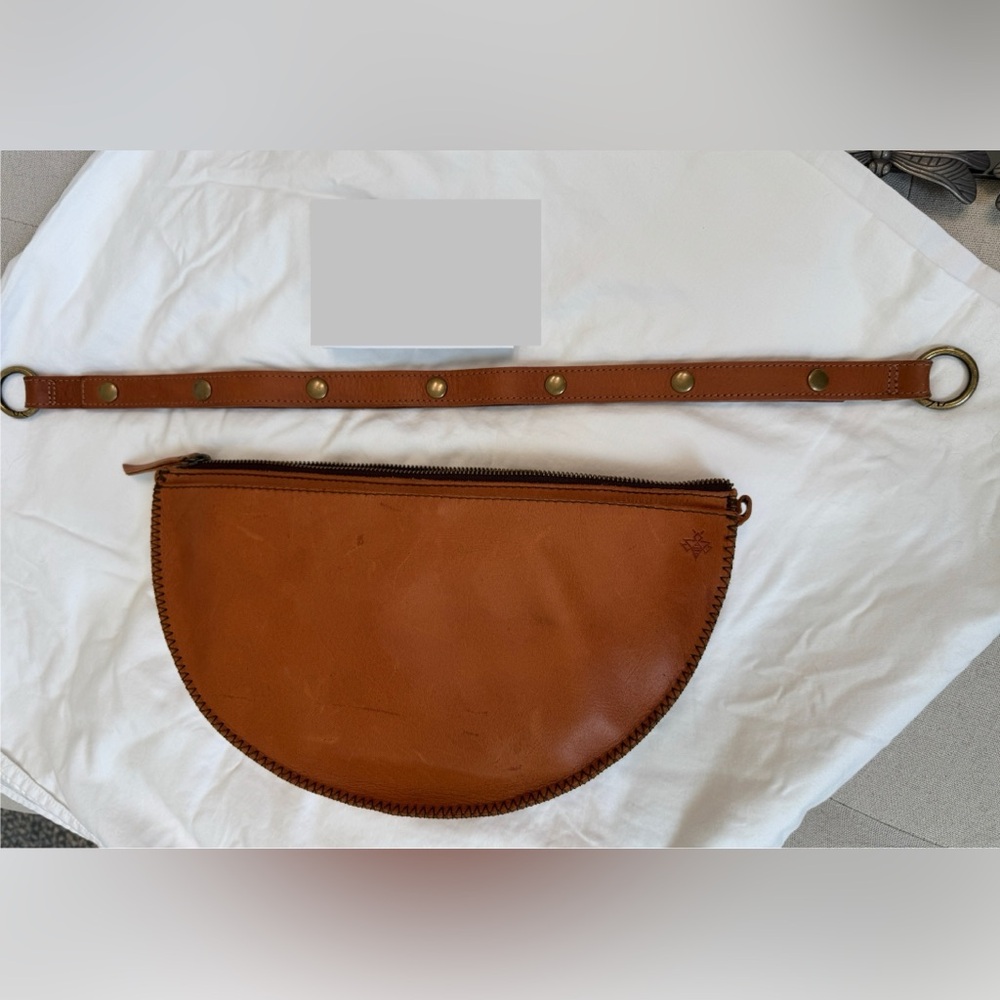 Honey Leather Versatile Bag with Detachable Snap Strap